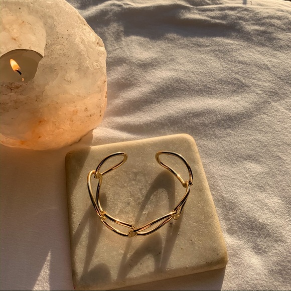 Jewelry - ✨🤍 Gold Bracelet 🤍✨